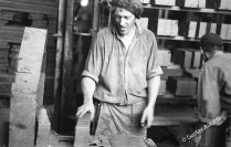 Dělník v cihelně, Olomouc, 1955
